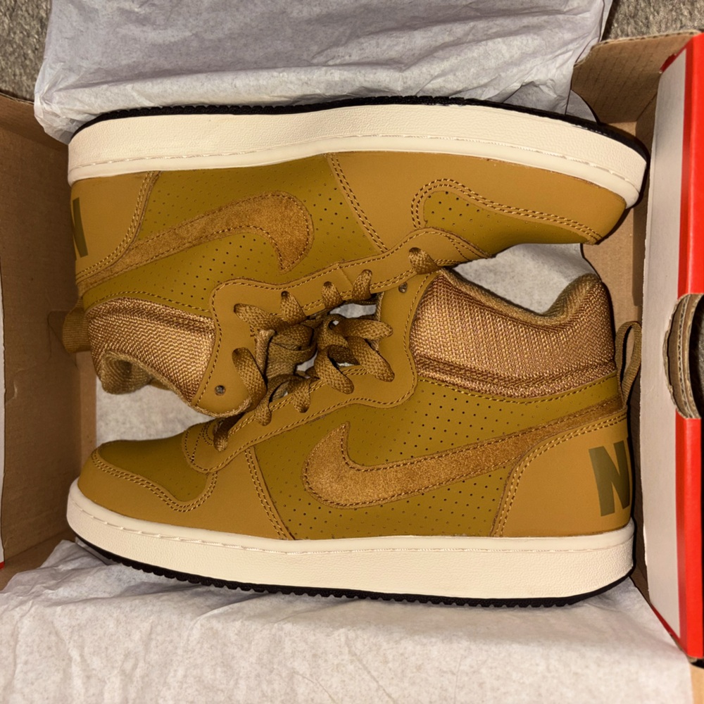 Nike Court Borough mid sneakers